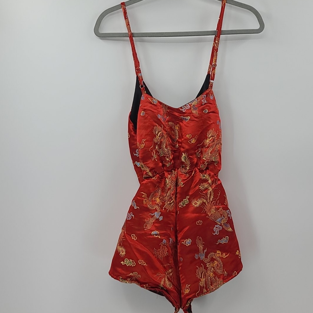 O mighty red embroidered romper. Women's size s - Picture 2 of 8